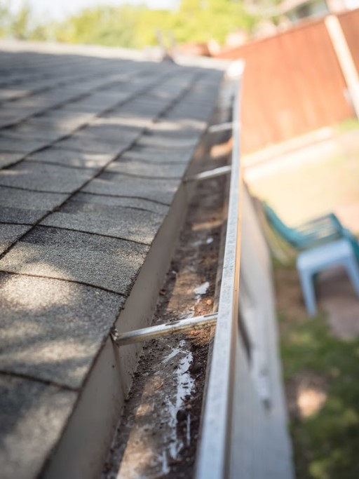 gutter cleaning in Houston